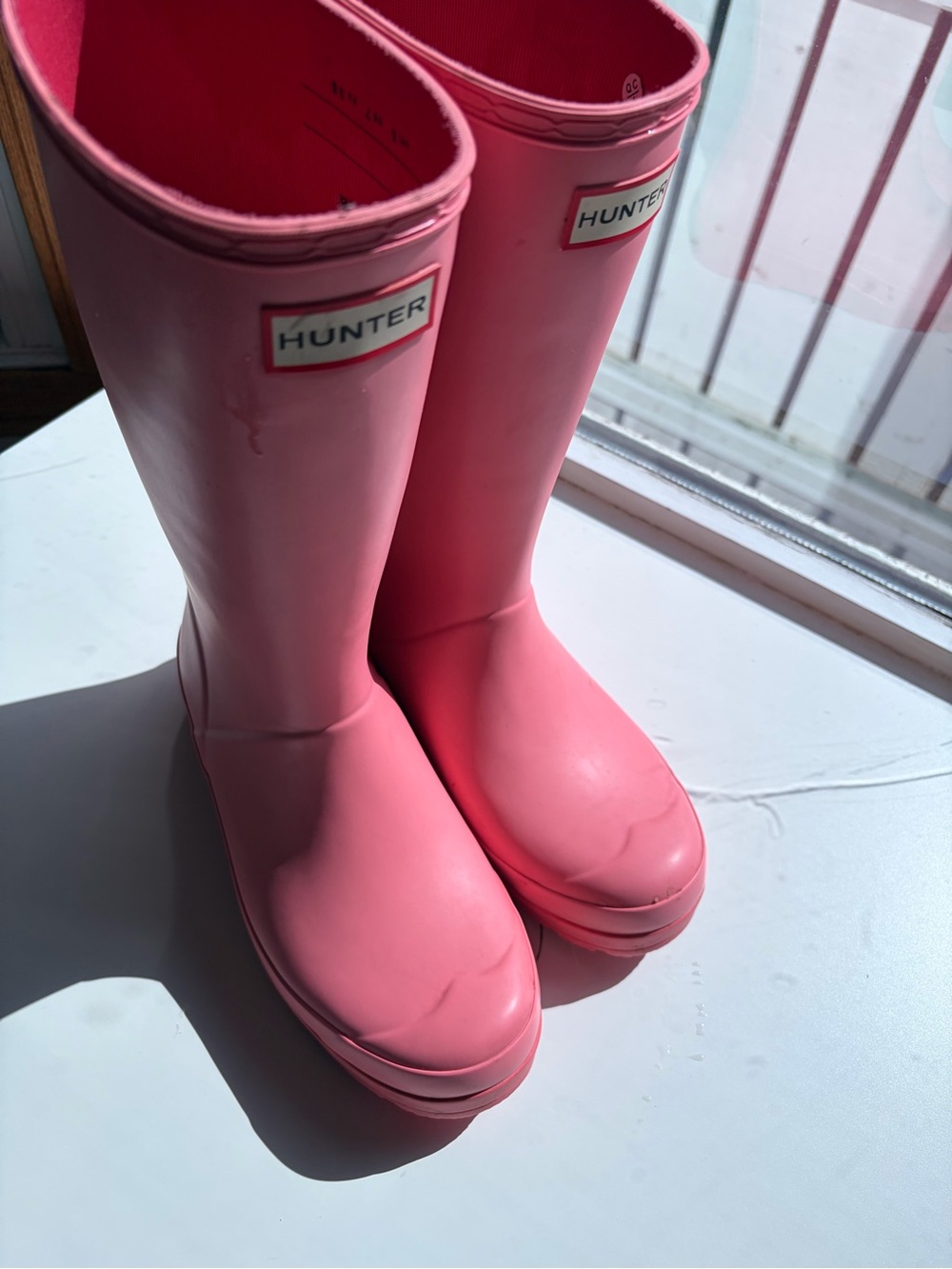 Hunter Vibrant Pink Classic Rain Boots